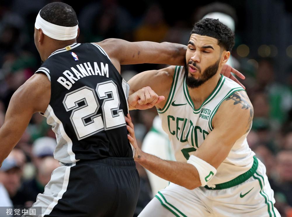 他迅速调整 他迅速调整