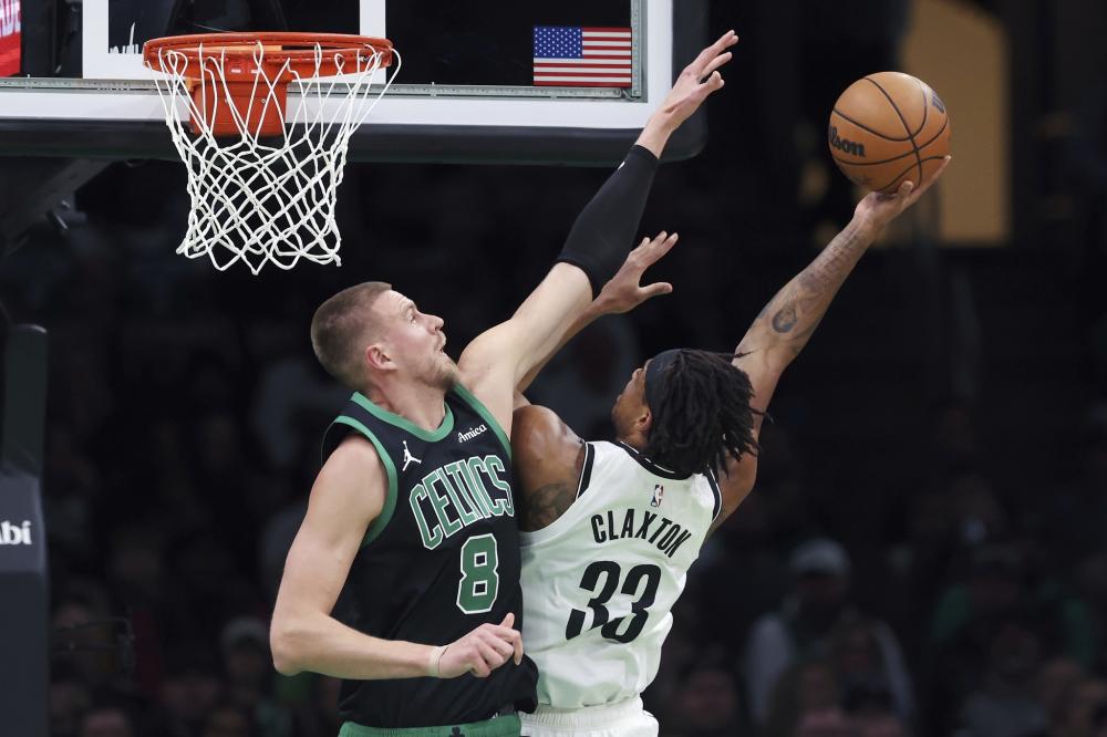 受采访时明 受采访时明